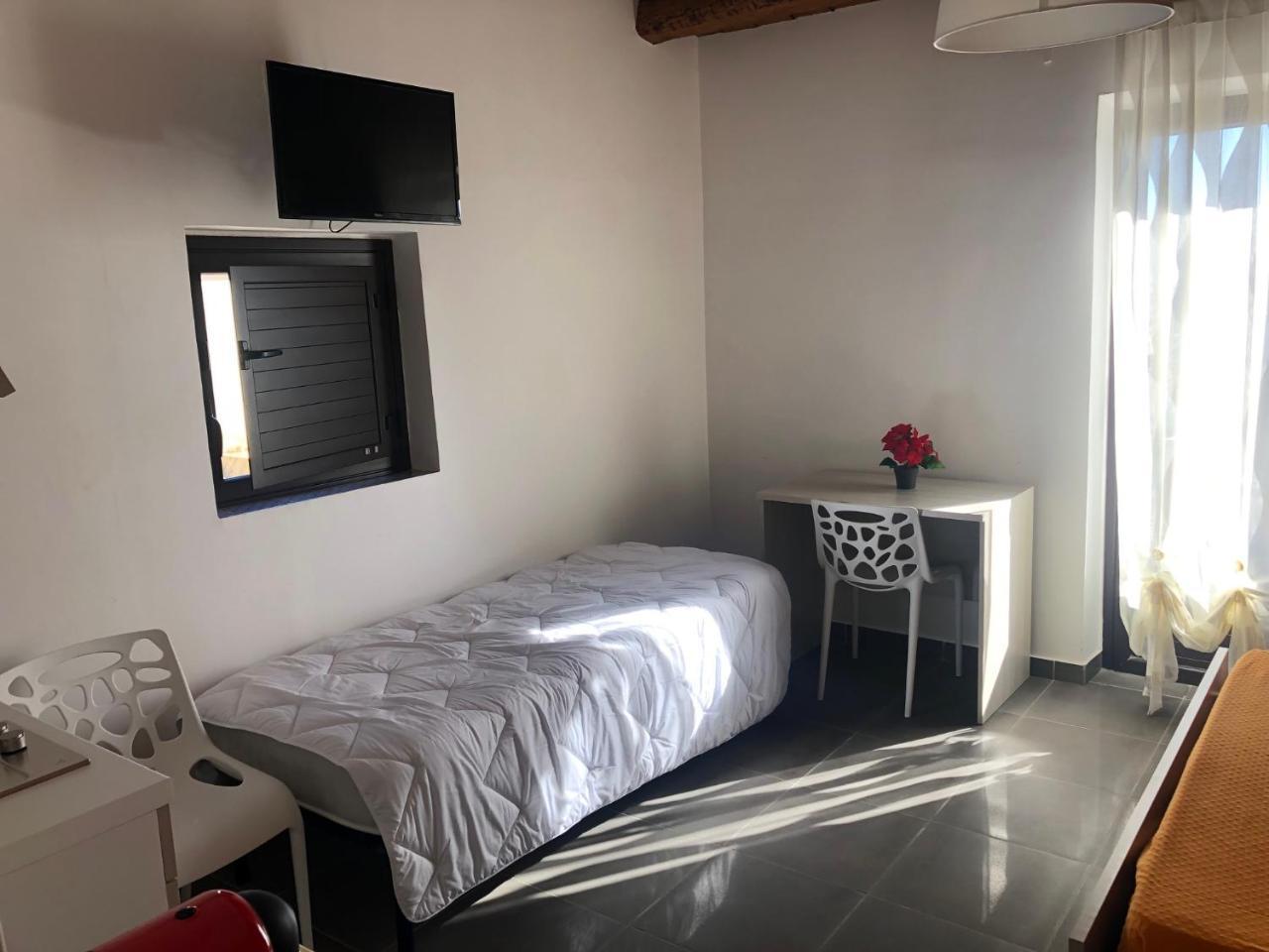 San Giorgio Rooms Кальтаджироне Экстерьер фото